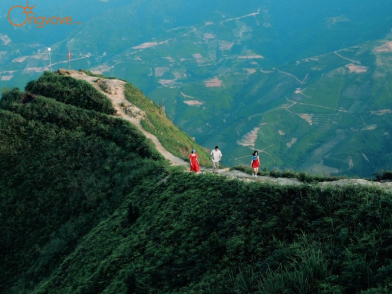 Chinh phục trekking Sống Lưng Khủng Long - điểm Săn Mây Sơn La tự túc