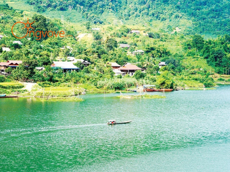 Giới Thiệu Về Làng Chiếu và Bể Nước