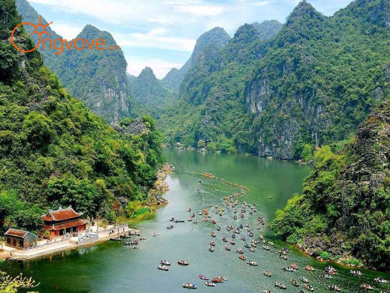 Kinh Nghiệm Du Lịch Hang Trinh Nữ Hòa Bình Tự Túc