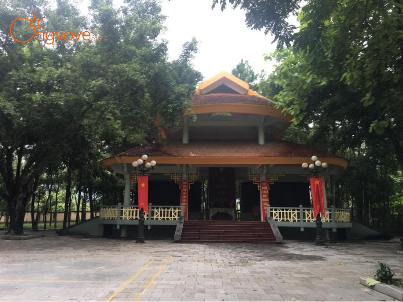 Ong Vò Vẽ Travel cung cấp dịch vụ Khu di tích mộ Nguyễn Thái Học và các chiến sĩ khởi nghĩa Yên Bái tự túc