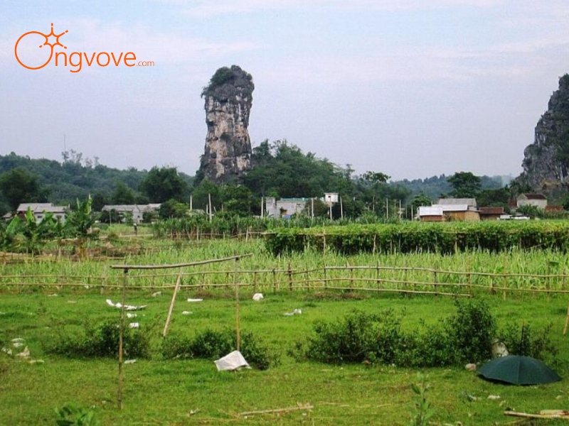 Tổng Quan Về Núi Cột Cờ Hòa Bình