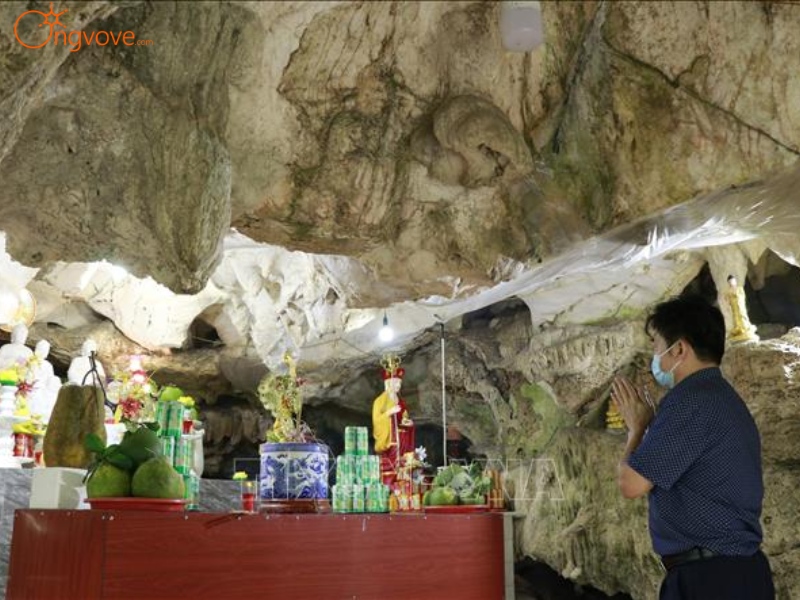 Sử Dụng Dịch Vụ Du Lịch "Chùa São Yên Bái tự túc" Tại Nền Tảng Ong Vò Vẽ Travel