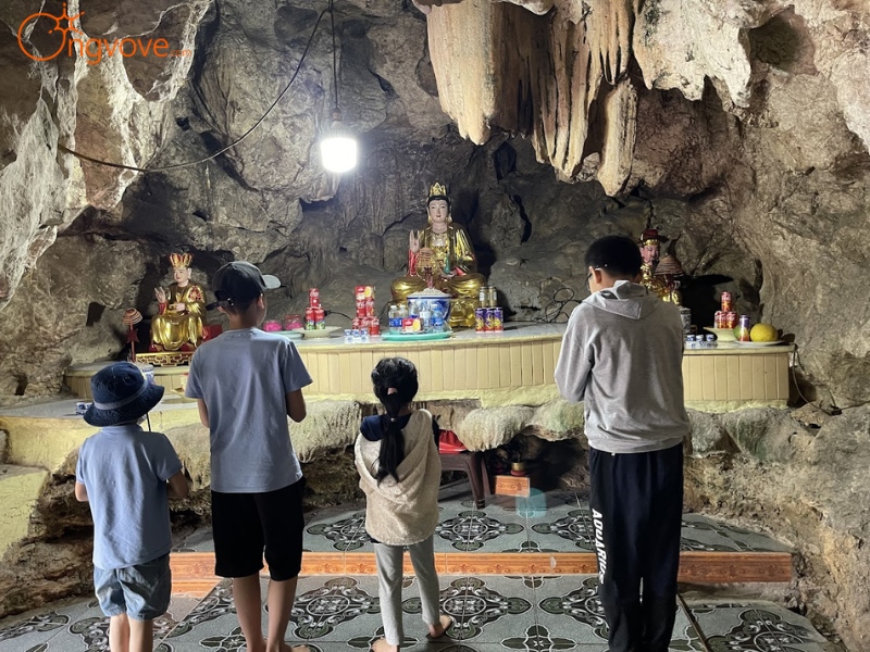 Giới Thiệu Về Động Cửa Buồng