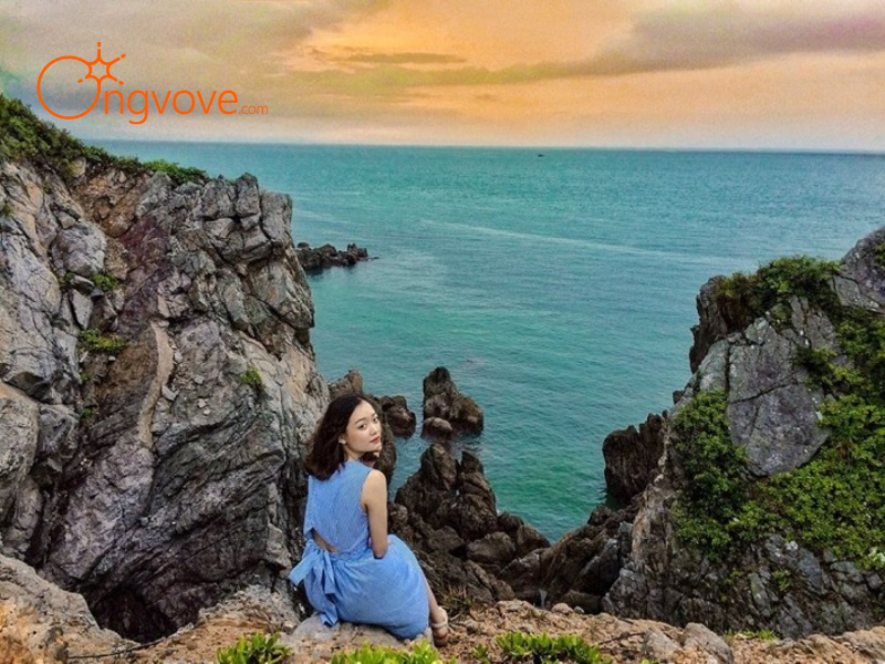 Hướng dẫn di chuyển chi tiết đến Bãi tắm Minh Châu Quảng Ninh