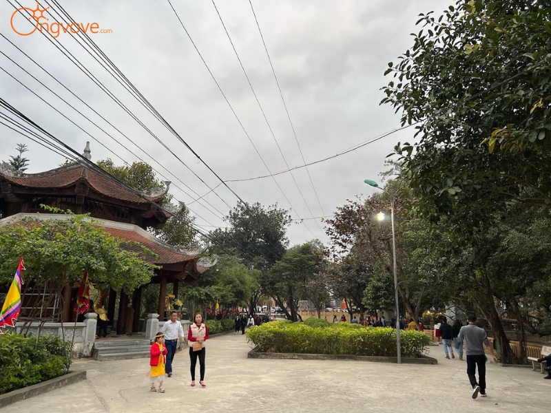 Sử Dụng Dịch Vụ Du Lịch "Đền Sòng Sơn Thanh Hoá tự túc" Tại Nền Tảng Ong Vò Vẽ Travel