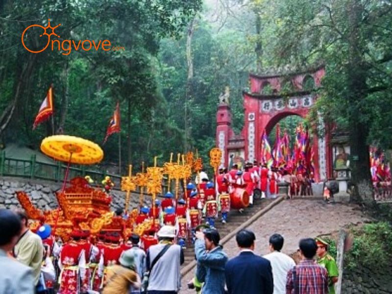 Giá Trị Tín Ngưỡng và Lịch Sử: Nơi Lưu Giữ Những Trang Sử Hào Hùng