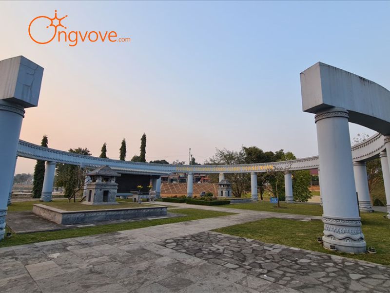 Giá trị và Ý nghĩa của Khu di tích mộ Nguyễn Thái Học và các chiến sĩ khởi nghĩa Yên Bái: Ngọn Lửa Truyền Thống Bất Diệt