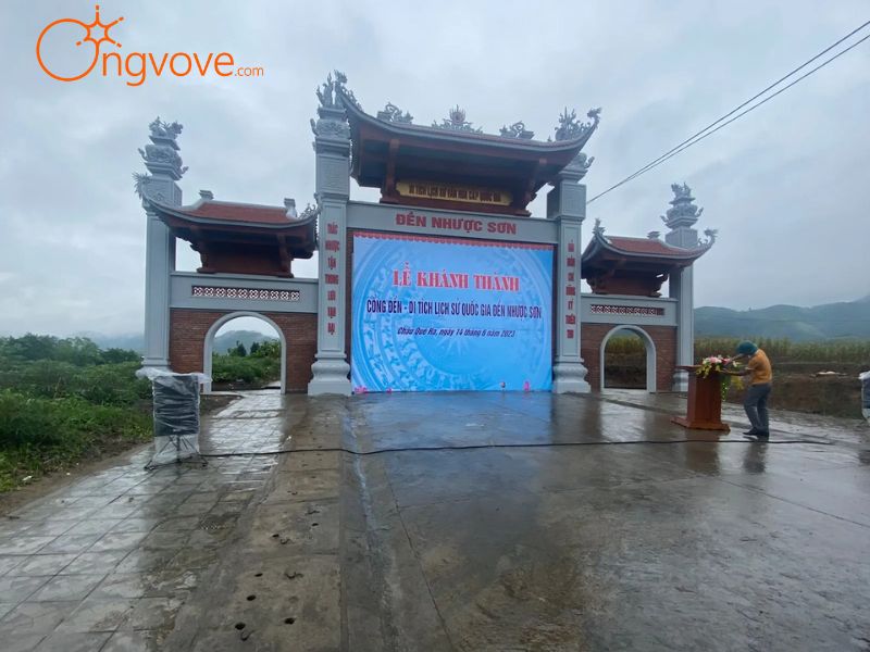 Kinh nghiệm du lịch và Trải nghiệm tại Đền Nhược Sơn