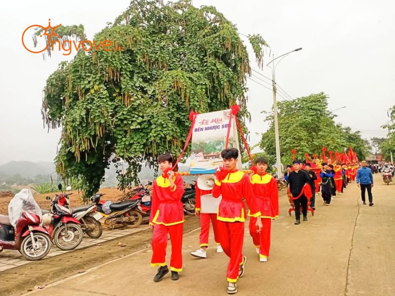 Lễ hội Đền Nhược Sơn: Nghi thức và Hoạt động độc đáo