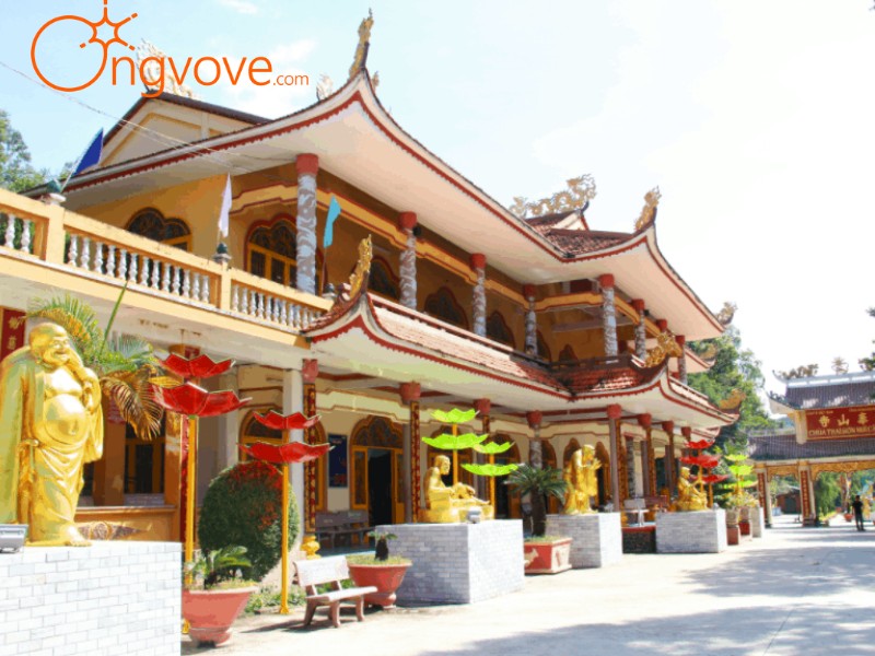 Ong Vò Vẽ Travel – Đơn vị chuyên cung cấp chuyến đi Chùa Thái Sơn núi Cậu Bình Dương tự túc cho bạn