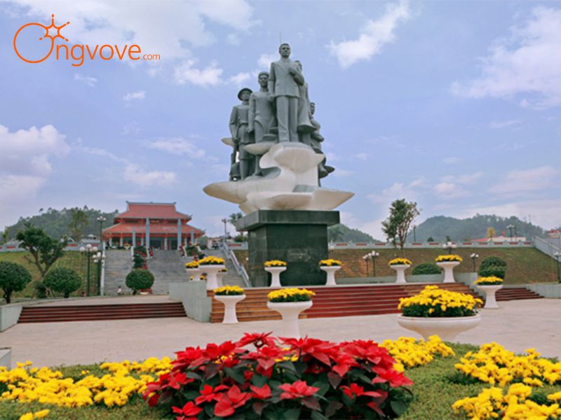 Ong Vò Vẽ Travel - Đơn Vị Chuyên Cung Cấp Thông Tin Tour, Địa Điểm Du Lịch Tại Khu di tích mộ Nguyễn Thái Học và các chiến sĩ khởi nghĩa Yên Bái 