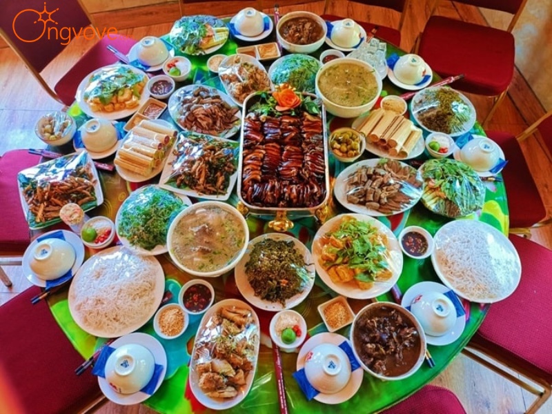 Ẩm Thực Kim Bôi Hòa Bình: Hương Vị Núi Rừng Tây Bắc
