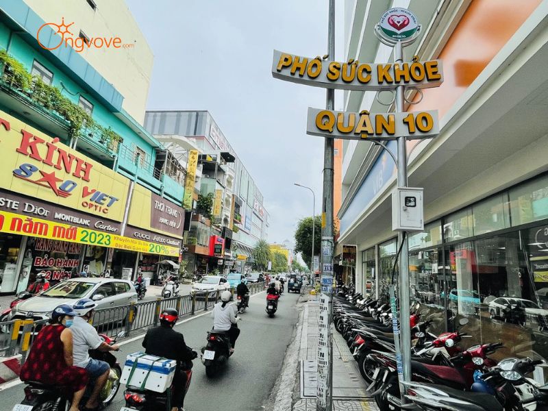 Giới Thiệu Tổng Quan Về Khu Ẩm Thực Sư Vạn Hạnh: Trái Tim Ăn Uống Của Quận 10