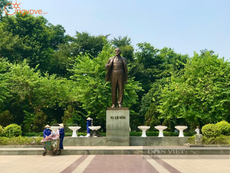Tượng đài Lenin: Điểm Nhấn Lịch Sử và Kiến Trúc