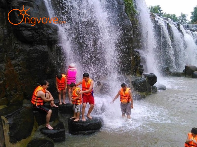 Ong Vò Vẽ Travel - Đơn vị chuyên cung cấp chuyến đi Khu du lịch sinh thái Thác Ba Giọt Đồng Nai tự túc cho bạn