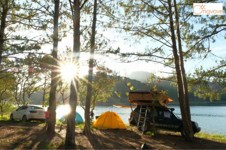 Cắm trại bên hồ Suối Vàng