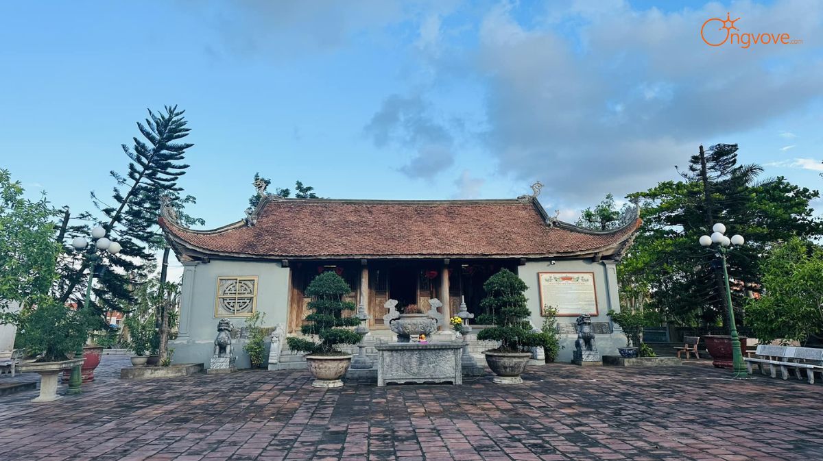 Đình Đền Công Quảng Ninh Tự Túc - Khám Phá Chốn Linh Thiêng Yên Bình Nơi Đất Mỏ