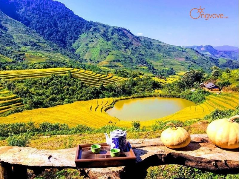 Bản Sin Suối Hồ