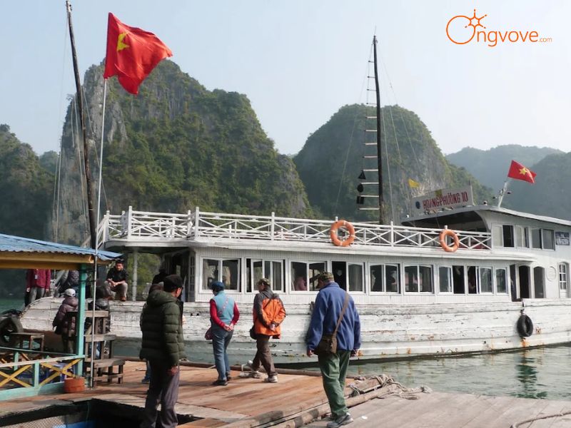 Hướng Dẫn Di Chuyển Đến Làng Chài Vung Viêng Quảng Ninh tự túc