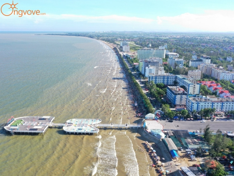 Giới Thiệu Biển Hải Tiến: Viên Ngọc Bích Mới Của Du Lịch Biển Bắc Trung Bộ