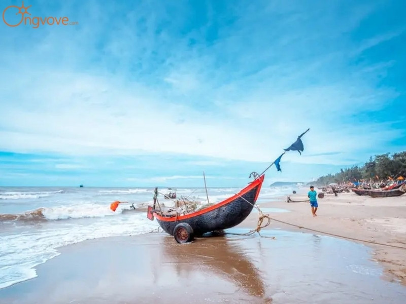Kinh Tế Biển Hải Tiến: Du Lịch và Hải Sản - Hai Trụ Cột Phát Triển