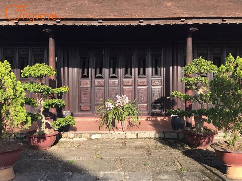 Ẩm Thực và Dịch Vụ Xung Quanh Chùa Lâm Tỳ Ni Đà Lạt