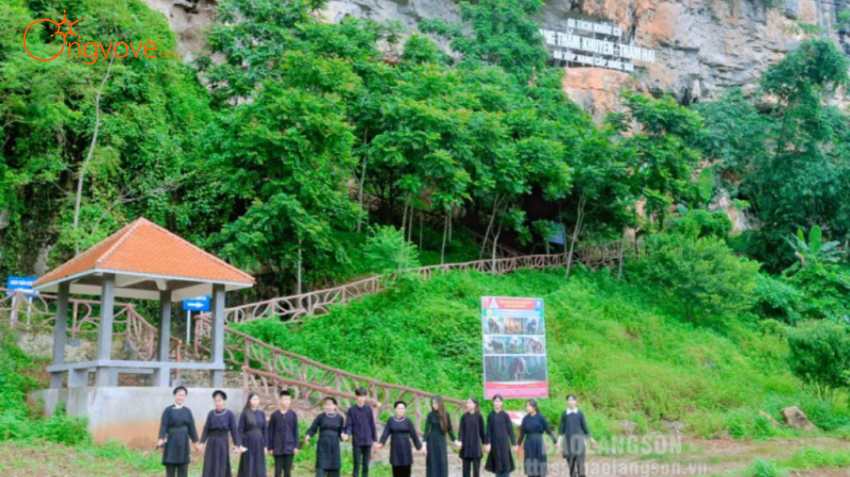 Hang Thẩm Khuyên Lạng Sơn