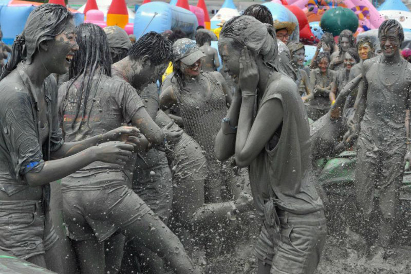 Lễ hội bùn