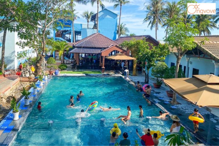 Sóng biển xanh resort Hòn Rơm