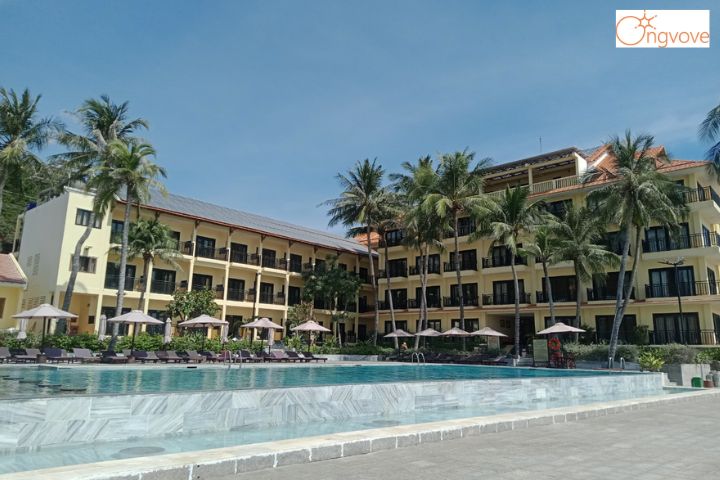 Hòn Rơm Central Beach Resort