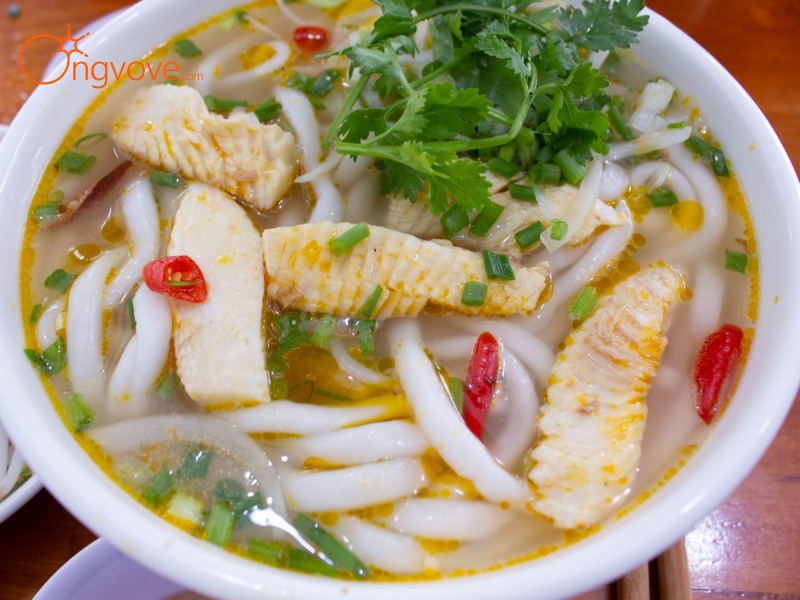 Cách thưởng thức bánh canh Sài Gòn đúng điệu