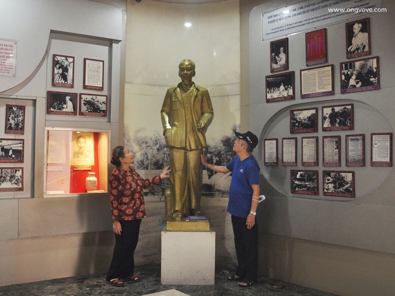 Giới thiệu về Hồ Chí Minh