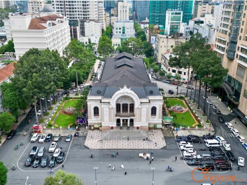 Cách tham gia hoặc trải nghiệm các sự kiện nghệ thuật tại Nhà hát lớn TPHCM