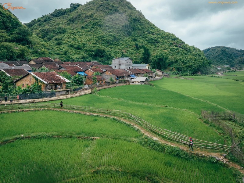 Các Địa Điểm Nổi Tiếng Gần Làng Hương Phia Thắp