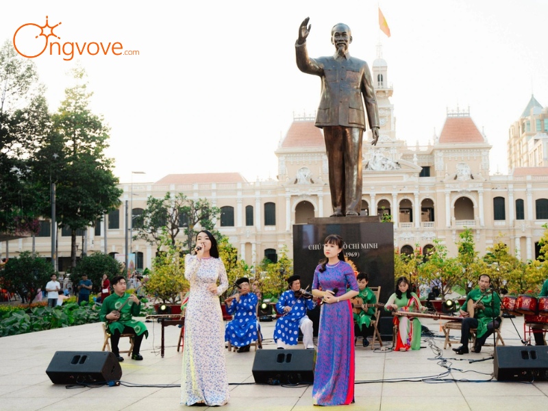 Mang Theo Gì Khi Đi Tham Quan Tượng Chủ Tịch Hồ Chí Minh