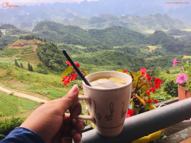 Thực đơn và đồ uống tại quán cà phê Mã Pí Lèng Panorama