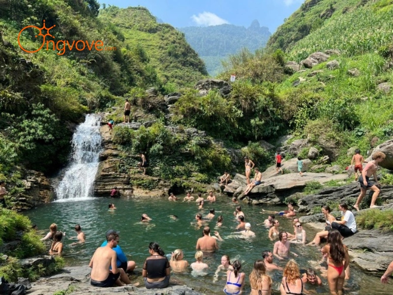 Hoạt Động Trải Nghiệm Tại Vang Ngoa Waterfall Hà Giang