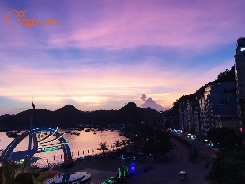Ong Vò Vẽ Travel cung cấp dịch vụ Biểu Tượng Đảo Cát Bà Hải Phòng