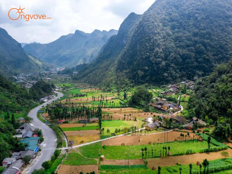 Giới Thiệu Thung Lũng Sủng Là Hà Giang - “Ốc Đảo” Bình Yên Giữa Đá Tai Mèo