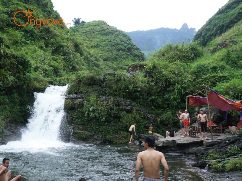 Thời Điểm Du Ngoạn Thác Du Già Lý Tưởng
