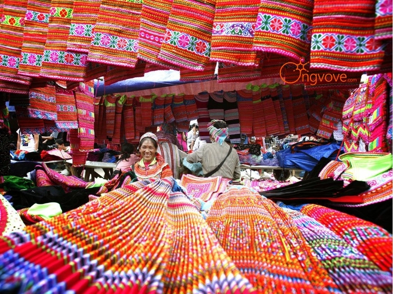 Đặc Sản Của Chợ Phiên Lũng Cú Hà Giang: "Quà Tặng Từ Vùng Cao"
