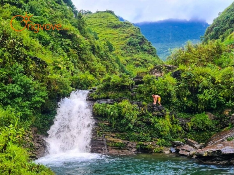 Vị trí địa lý và cách di chuyển đến Vang Ngoa Waterfall Hà Giang