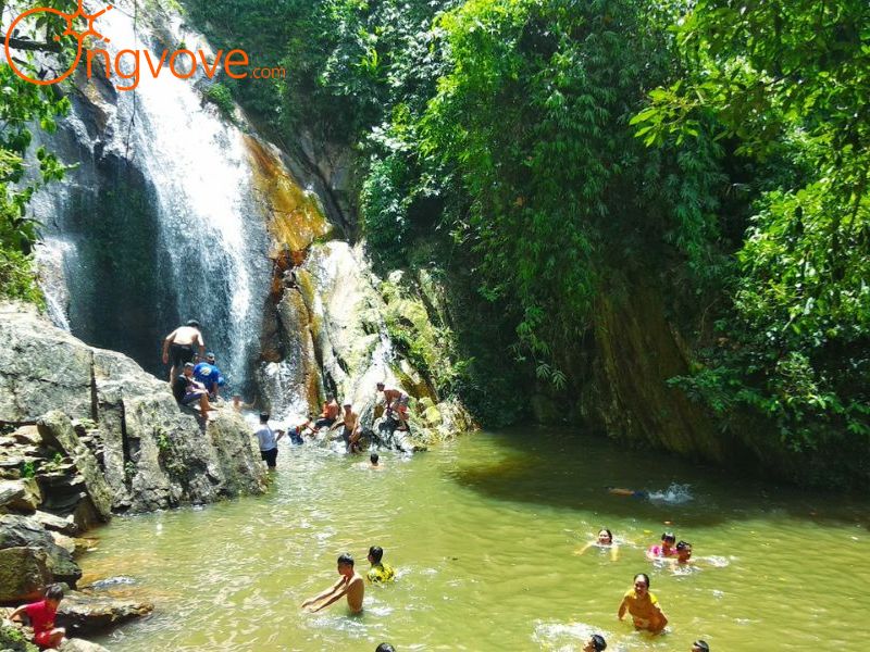 Hoạt động du lịch tại Thác Mây