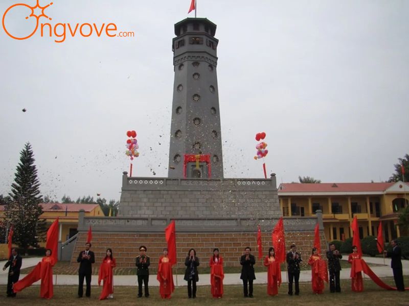 Hướng dẫn di chuyển đến Cột cờ Hưng Hóa