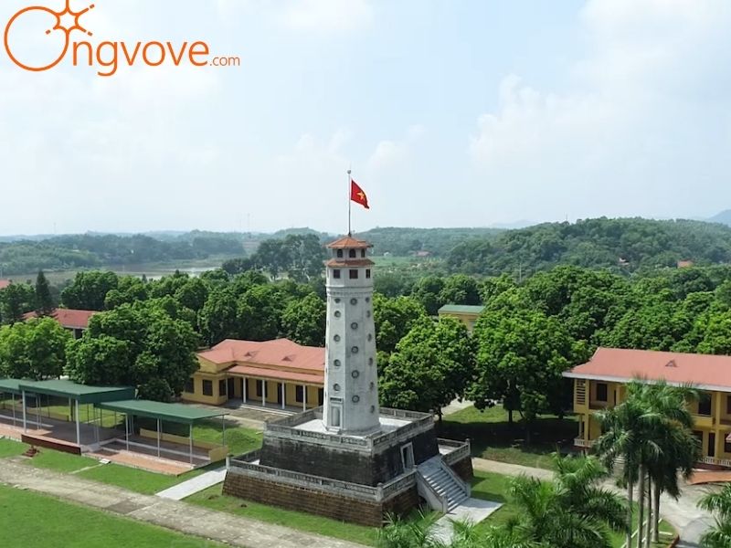Trải nghiệm du lịch tại Cột cờ Hưng Hóa