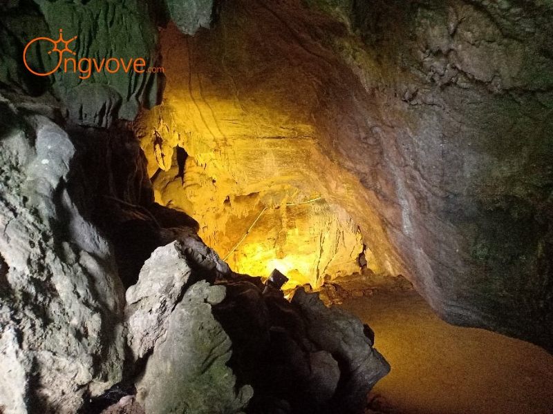 Các điểm du lịch gần Động Hoa Cương Quảng Ninh