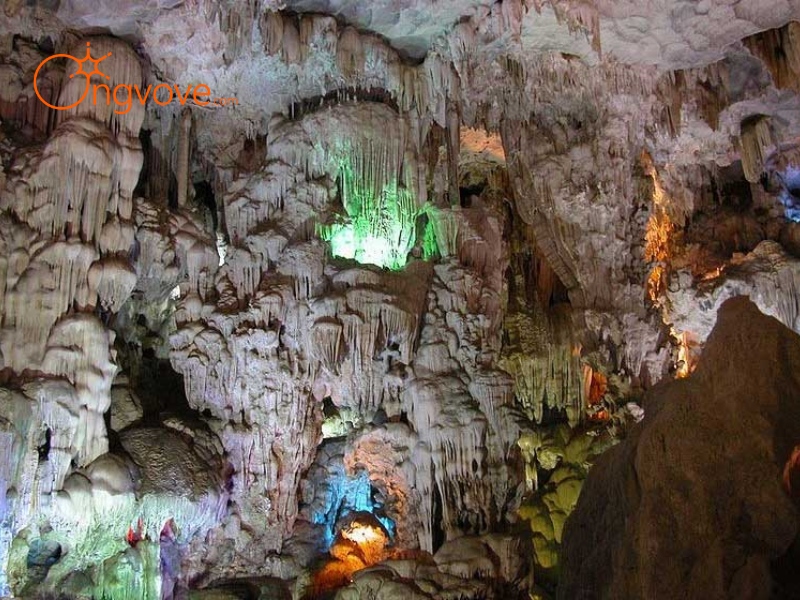 Khám phá vẻ đẹp Động Hoa Cương Quảng Ninh