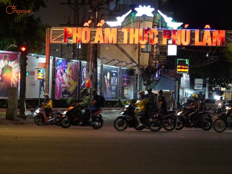 Giới Thiệu Phố Ẩm Thực Phú Lâm