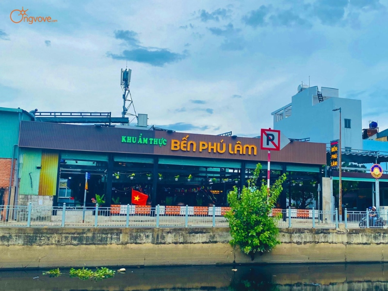 Văn Hóa Ẩm Thực Và Kinh Tế Đêm Tại Phố Ẩm Thực Phú Lâm