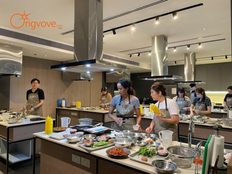Tham gia các lớp học nấu ăn